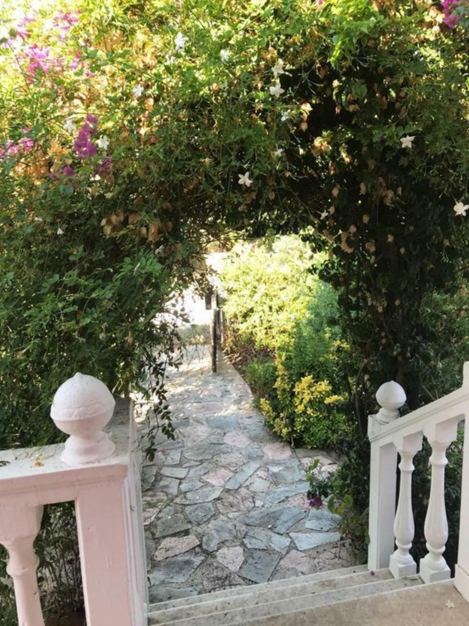 2 Bed House With Mountain View Apartment Alykes  Bagian luar foto