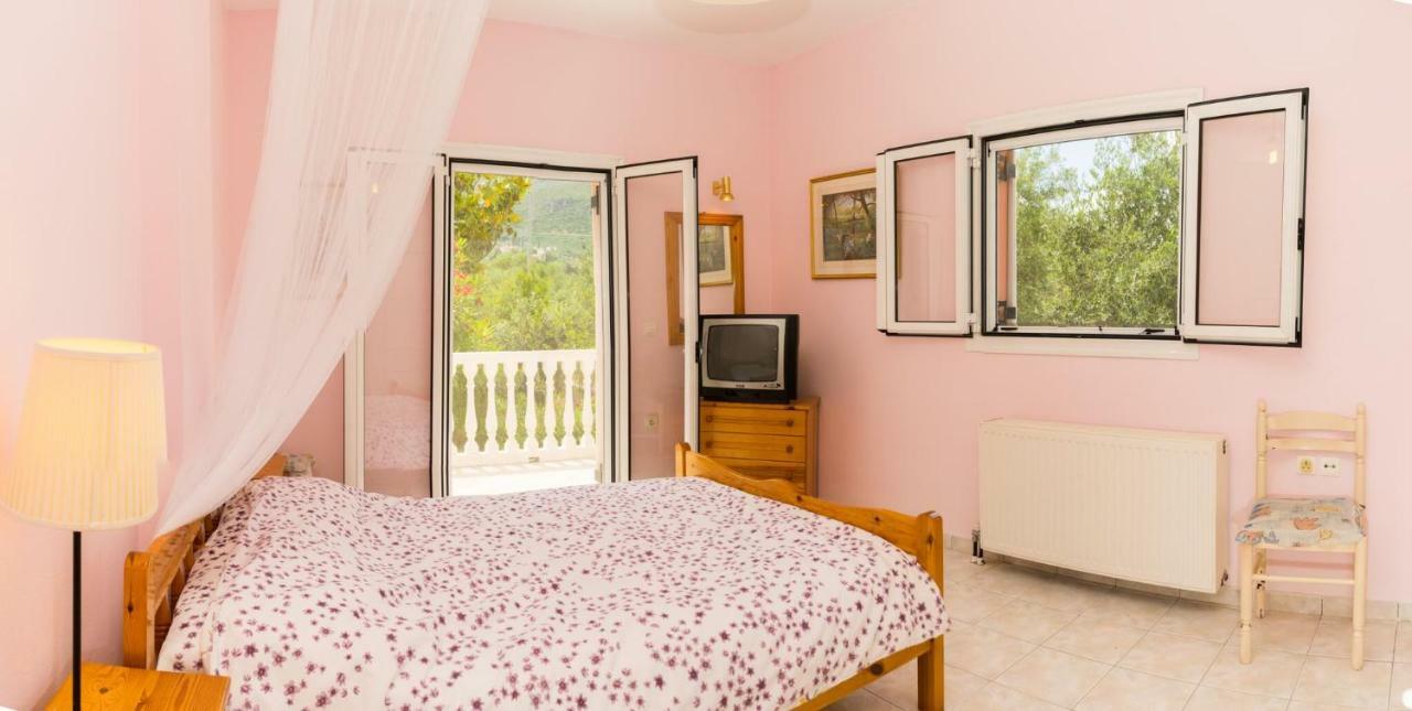 2 Bed House With Mountain View Apartment Alykes  Bagian luar foto