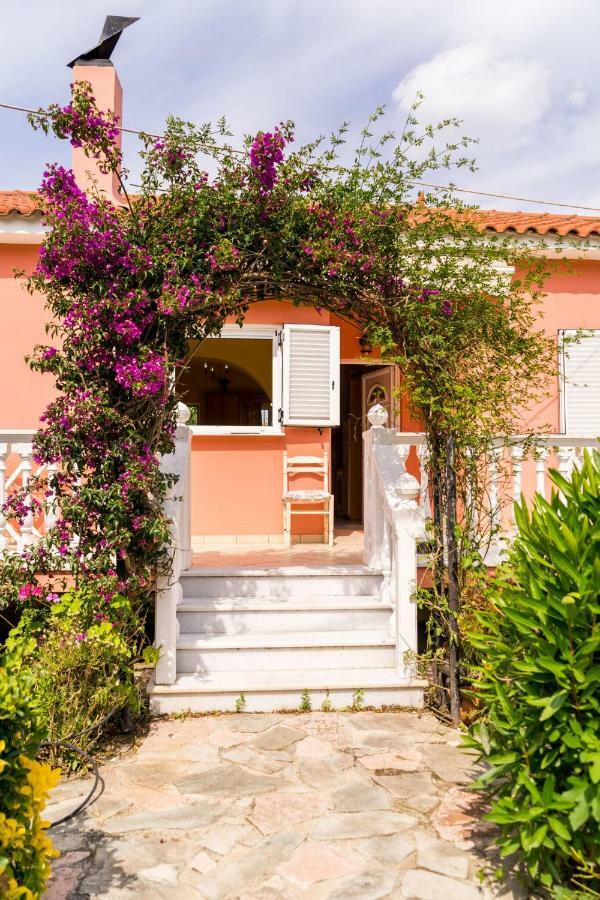 2 Bed House With Mountain View Apartment Alykes  Bagian luar foto